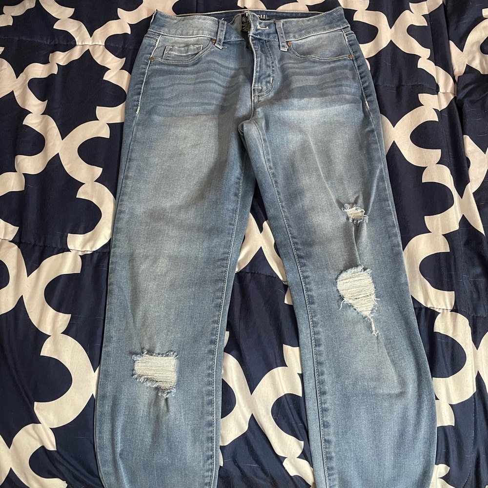 Light blue ripped jeans classic rise size 3/26